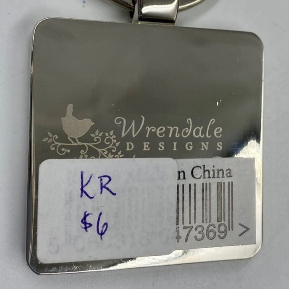 Fur, Feathers & Whiskers Cat Keyring ‘Lady of the House’ by Wrendale Designs - Picture 4 of 6